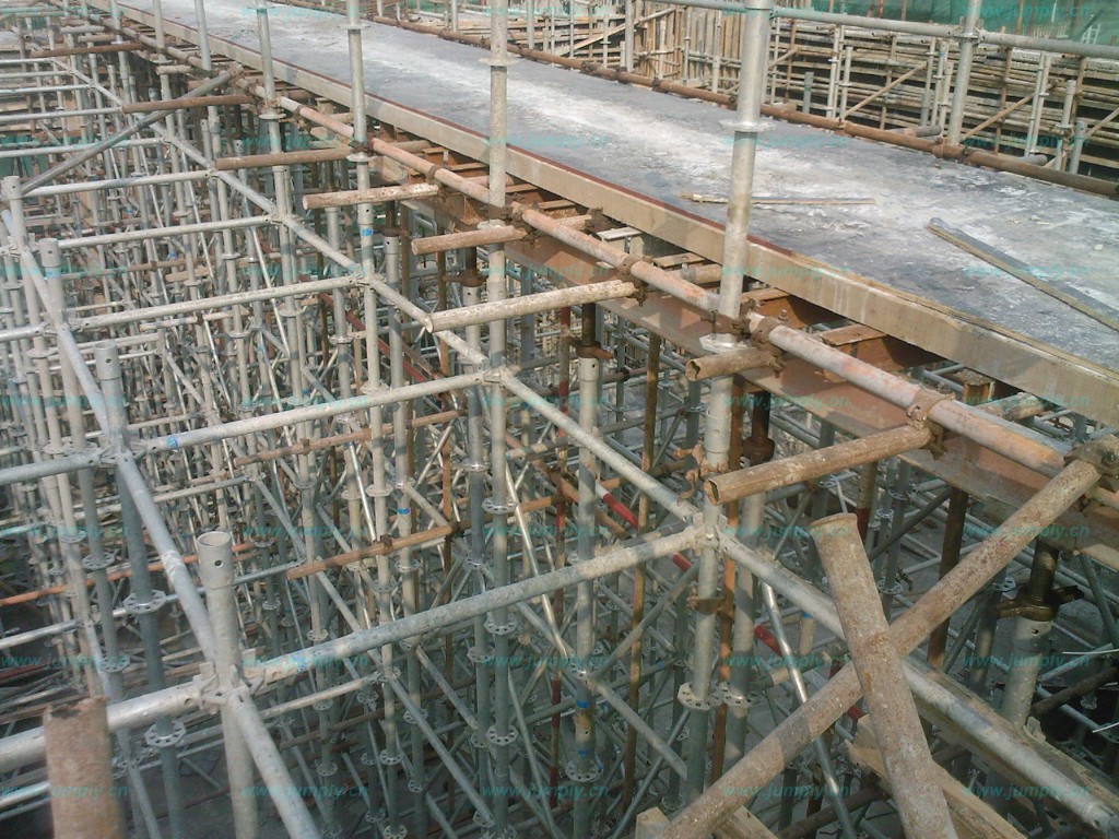 建筑鋼管腳手架大家都說(shuō)好，建筑扣件不可少