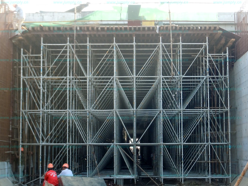 “承插型盤扣式腳手架，搭建好助手，效率有保障”